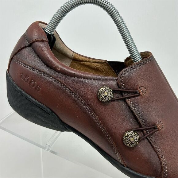 Taos Encore Women's Brown Leather Slip-On Loafers Size 9.5 Casual Fall Buttons - Picture 2 of 14